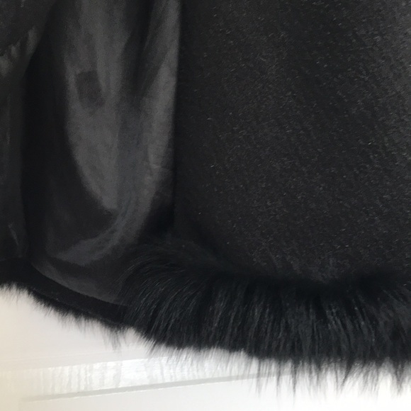 Wool Winter Coat - Faux fur Rim & Sleeves - Picture 6 of 12